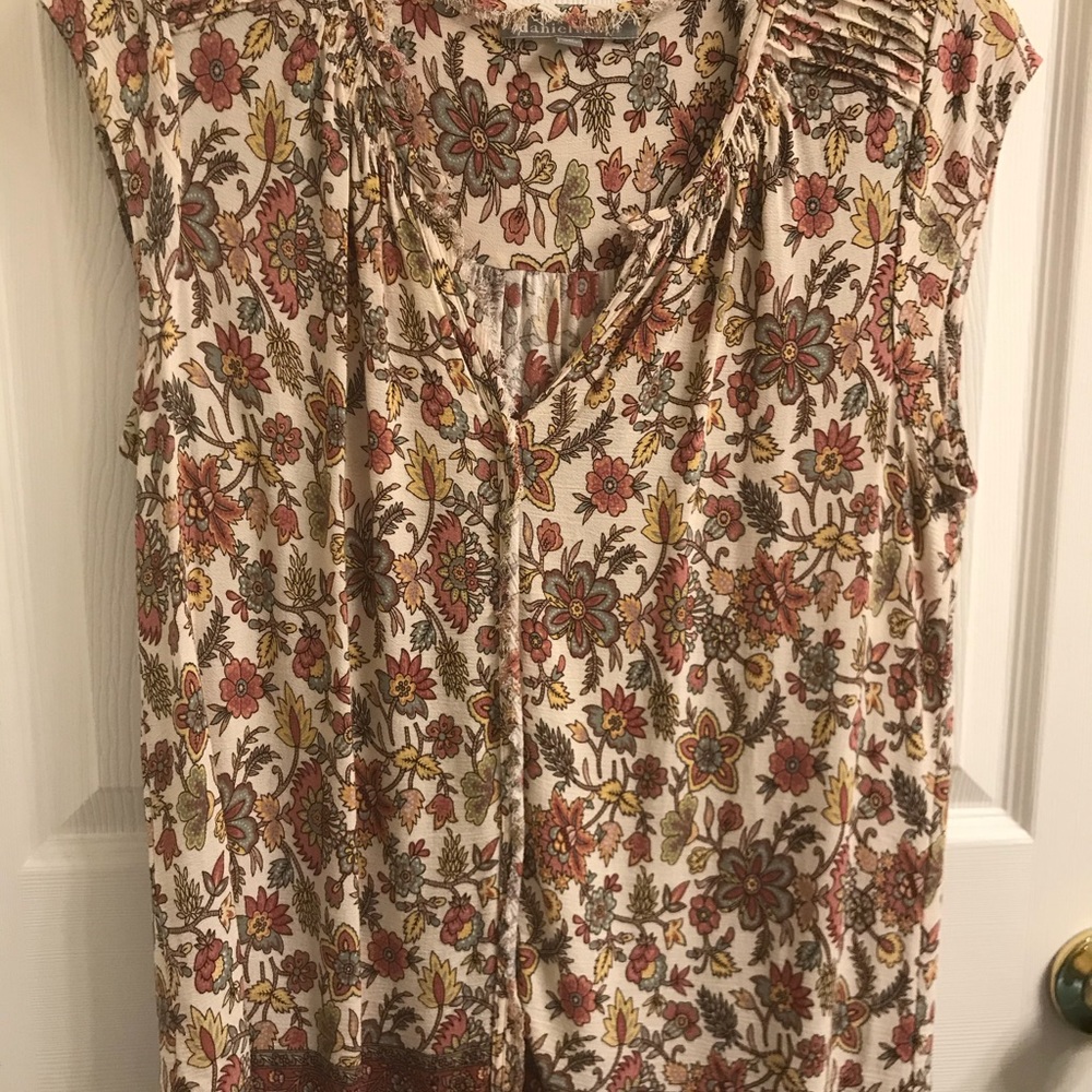 Daniel Rainn sleeveless top, Large. NWOT
